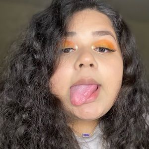 Meet your Posher, Selena